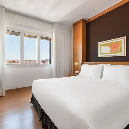 Hotel Hesperia Santiago Peregrino 4*